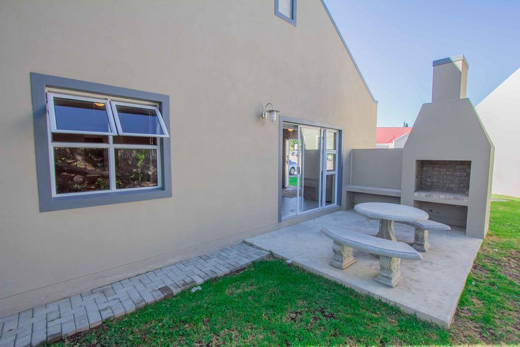 Villa El Dorado 65 Luxury Self Catering à Oudtshoorn Extérieur photo